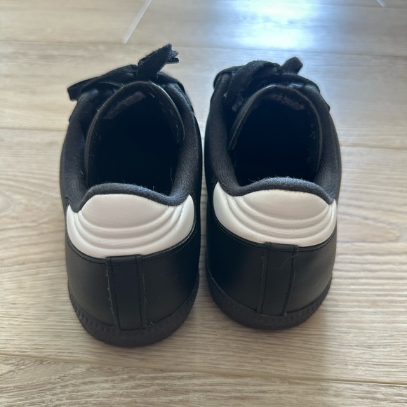 Adidas Samba OG in Black, White, & Gum Size Women’s 6.5 / Men’s 5.5 - Picture 6 of 7